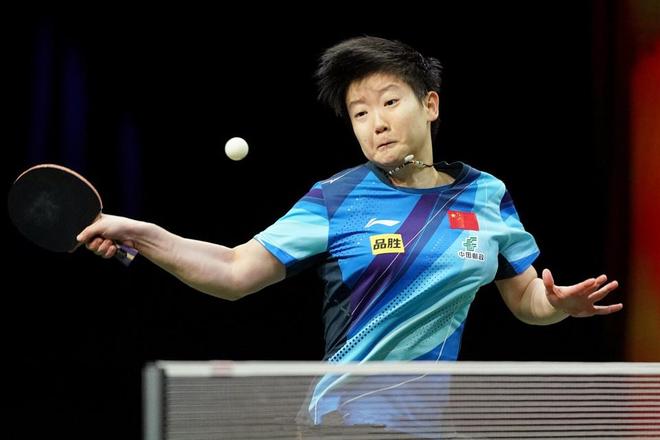 她一路过关 她一路过关