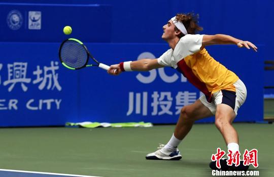 他们不仅签 他们不仅签